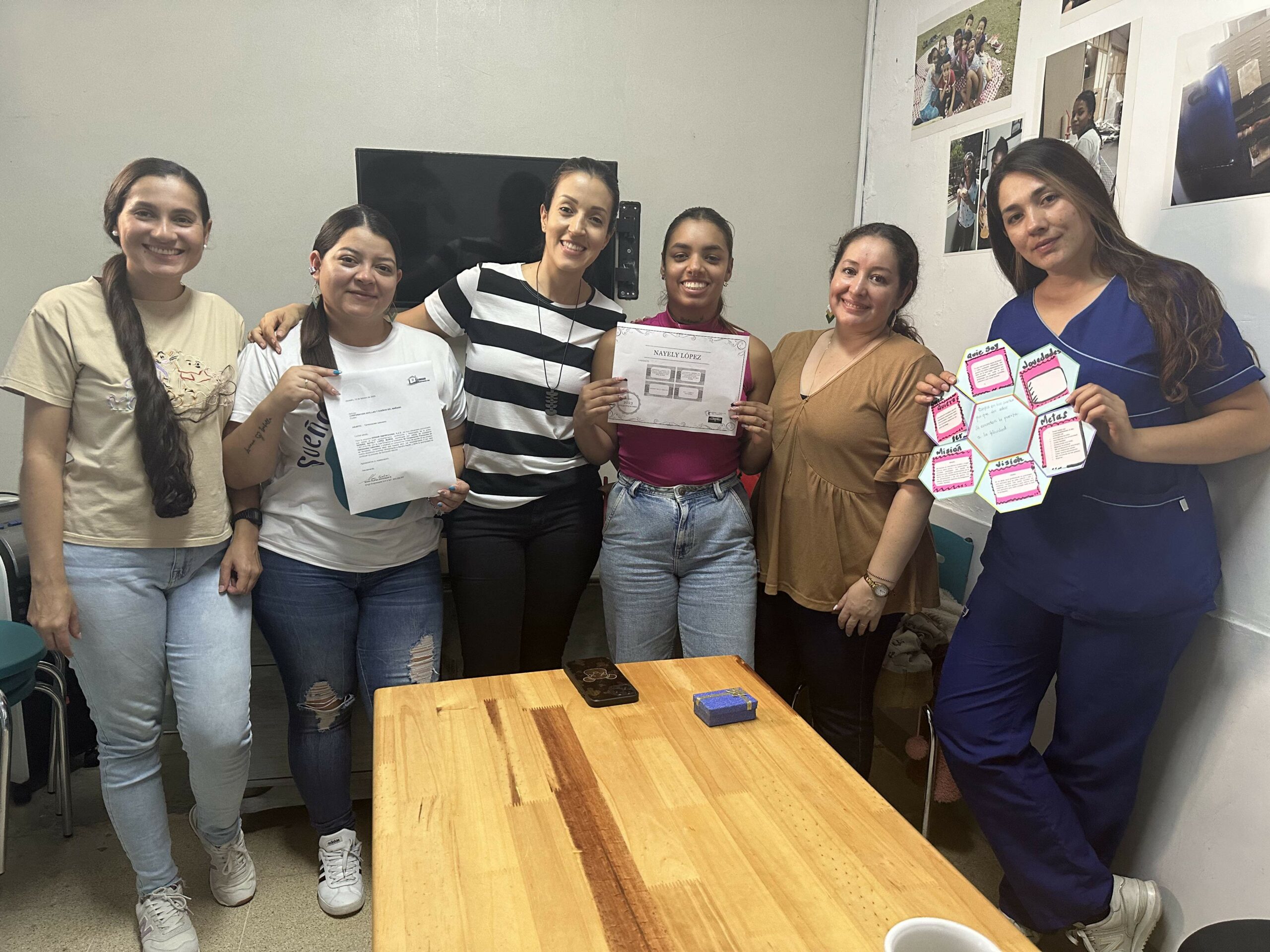 Lulu y las jóvenes estudiantes