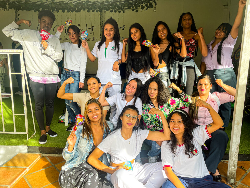 Young women in the Helping Hand Program at Casa de Casa de Sueños