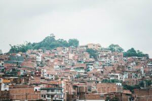 The inquilinatos in the other side of Medellin you must-know about