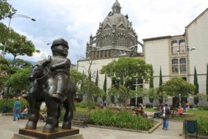 Escultura de Botero en la Plaza Botero, Medellín, Colombia